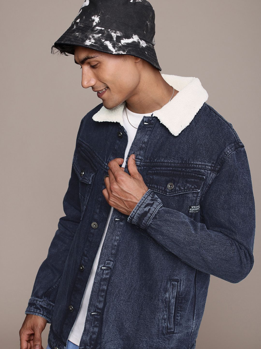 WROGN  Cotton Comfort Fit Fuzzy Spread Collar Denim Jacket