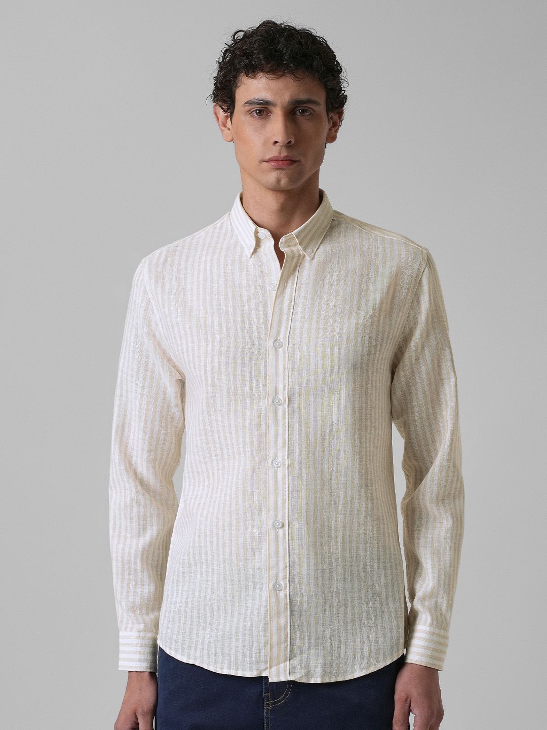 Banana Club Men Classic Button-Down Collar Striped Casual Shirt