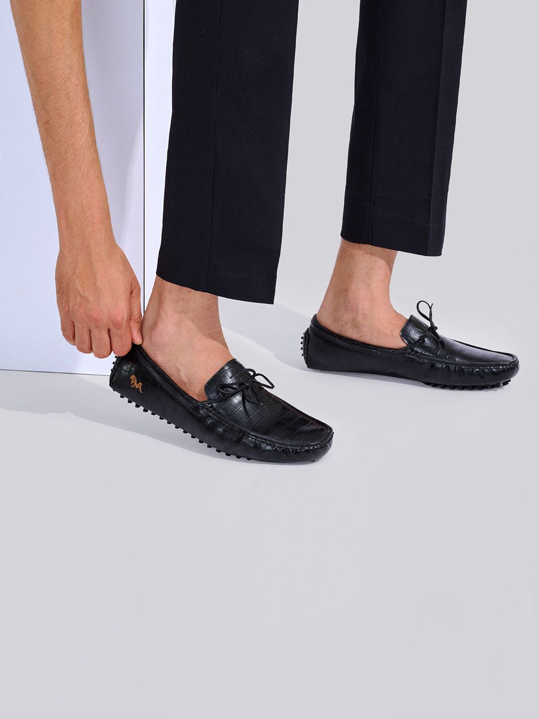 NEEMANS Men Textured Loafers