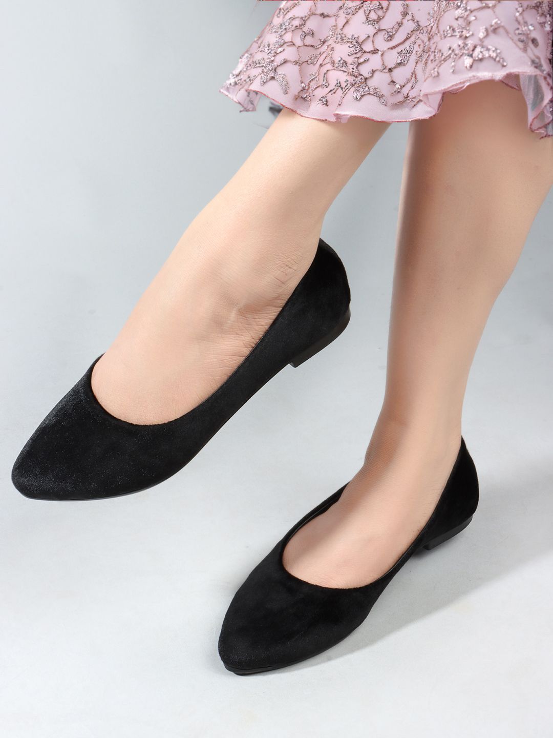 DressBerry Black Pointed Toe Velvet Ballerinas