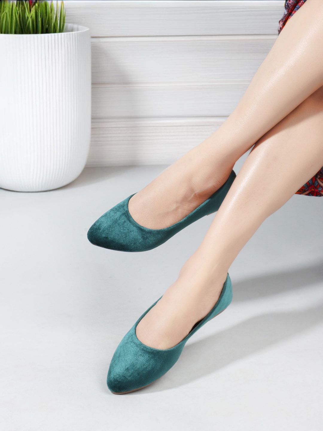 DressBerry Green Velvet Ballerinas