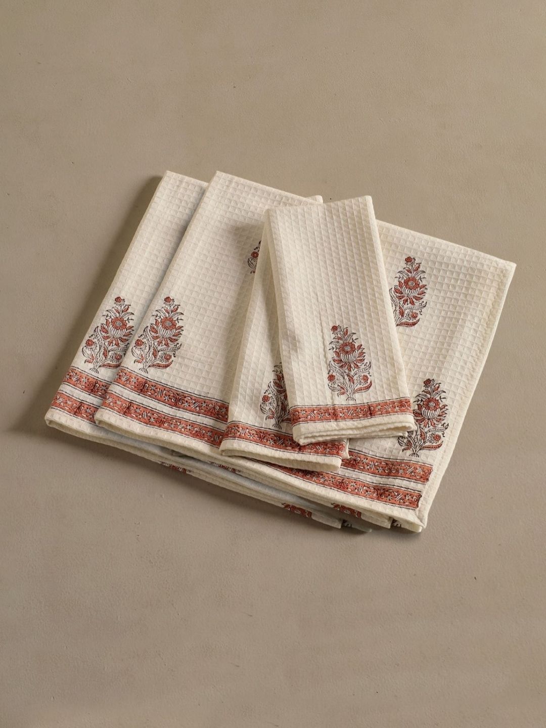 Peepul Tree Off White & Peach 4 Pieces Printed Cotton 300 GSM Towel Set