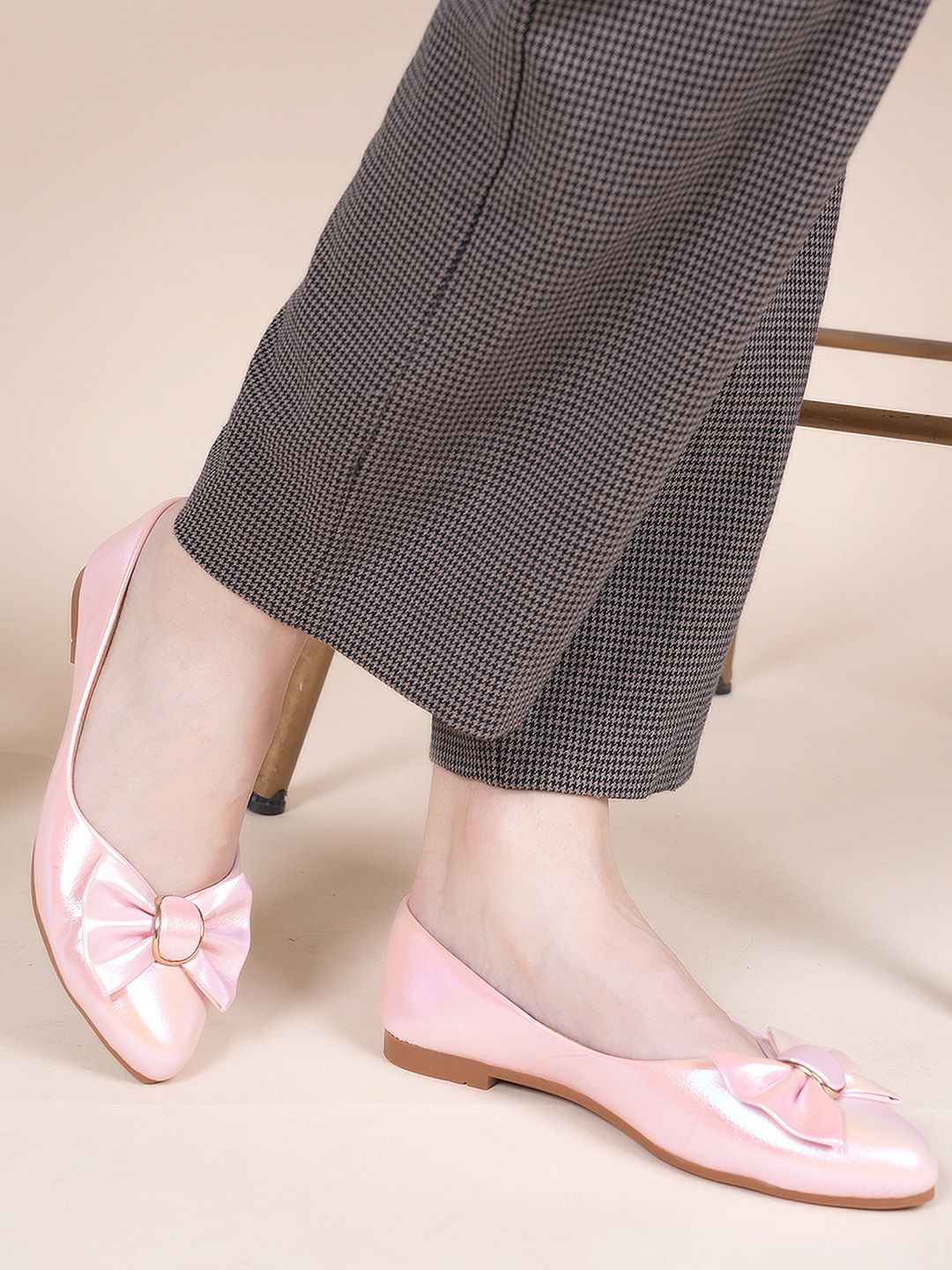 DressBerry Pink Pointed Toe Ballerinas with Bow Flats