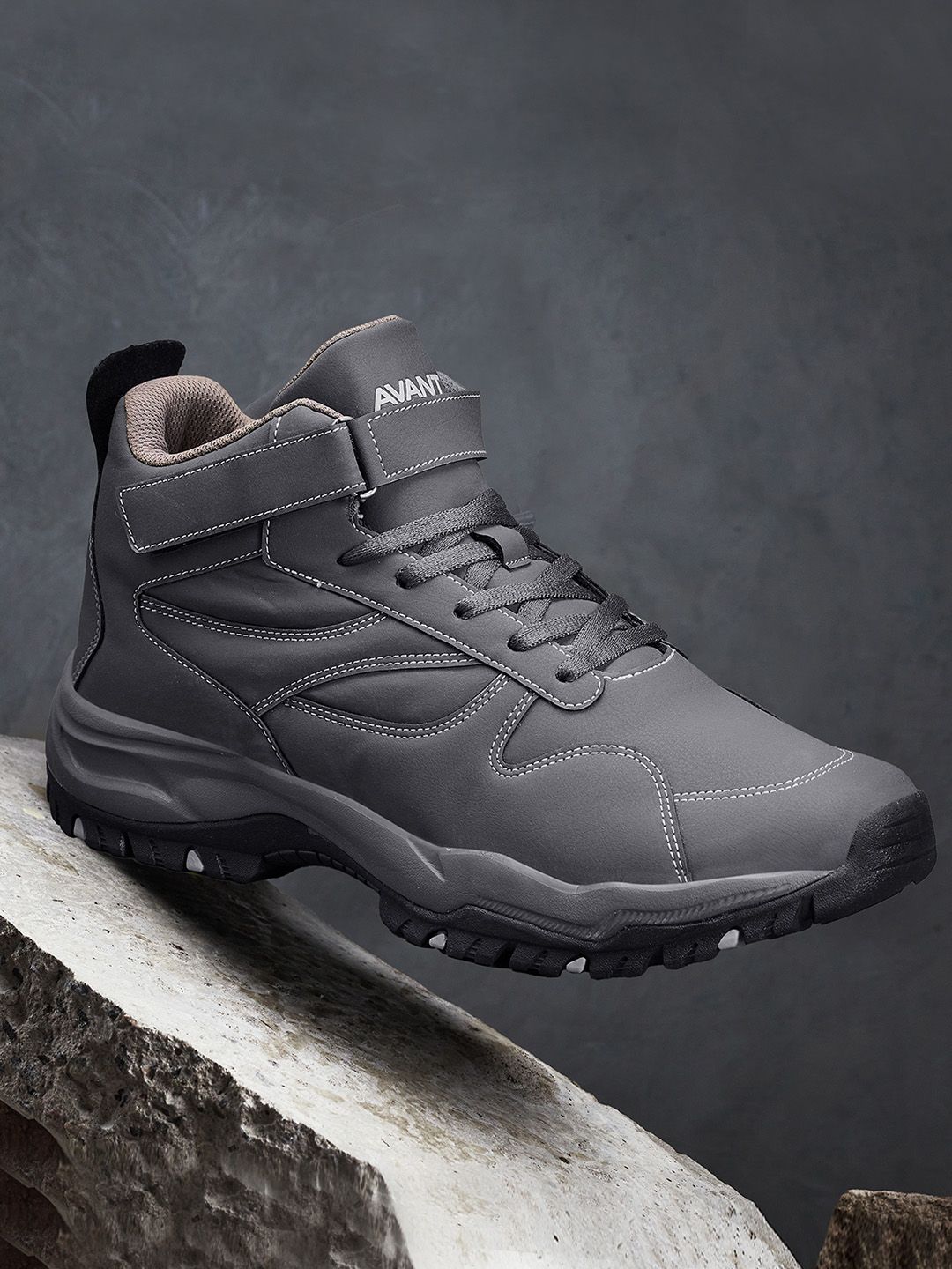 AVANT Men Grey Thar Textured Sports Shoes