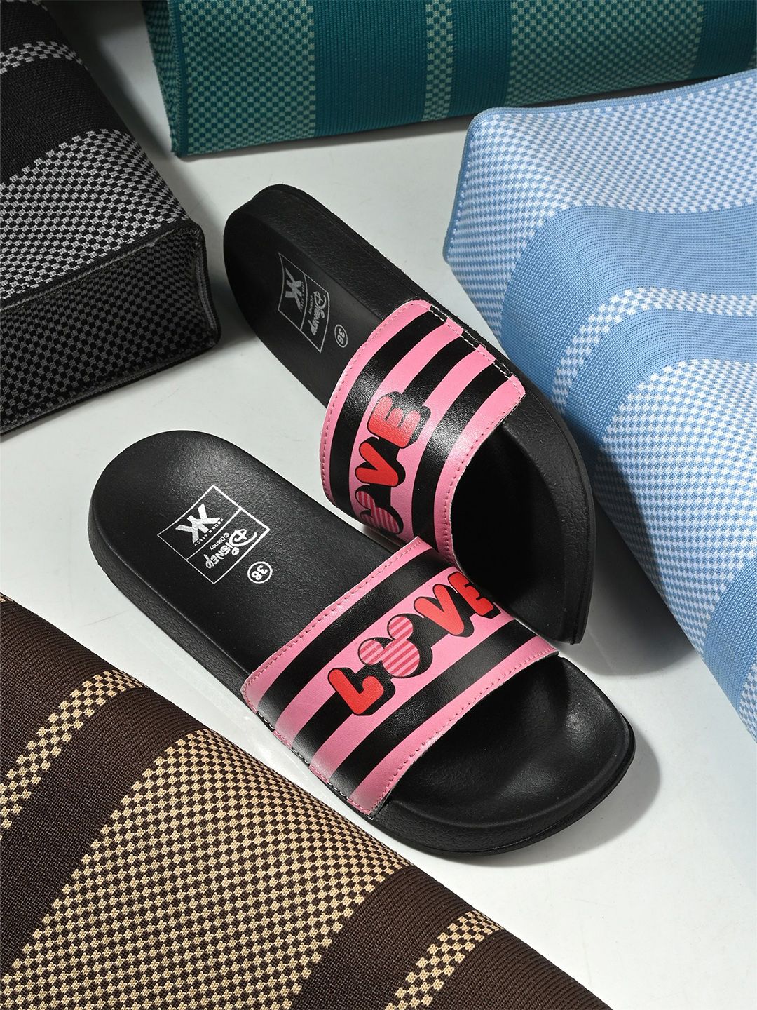 Kook N Keech Women Pink Printed Sliders