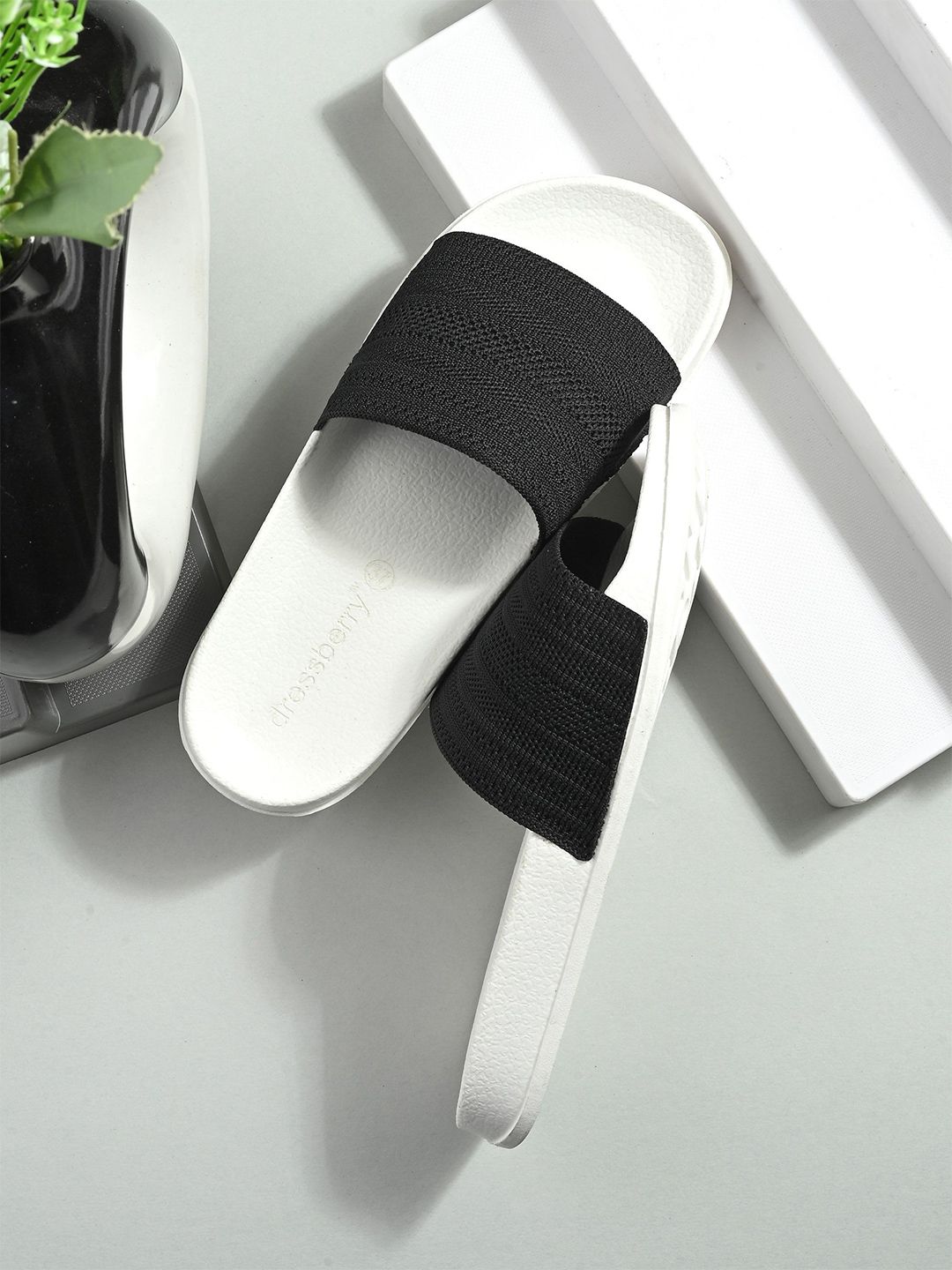 DressBerry Women Black Sliders