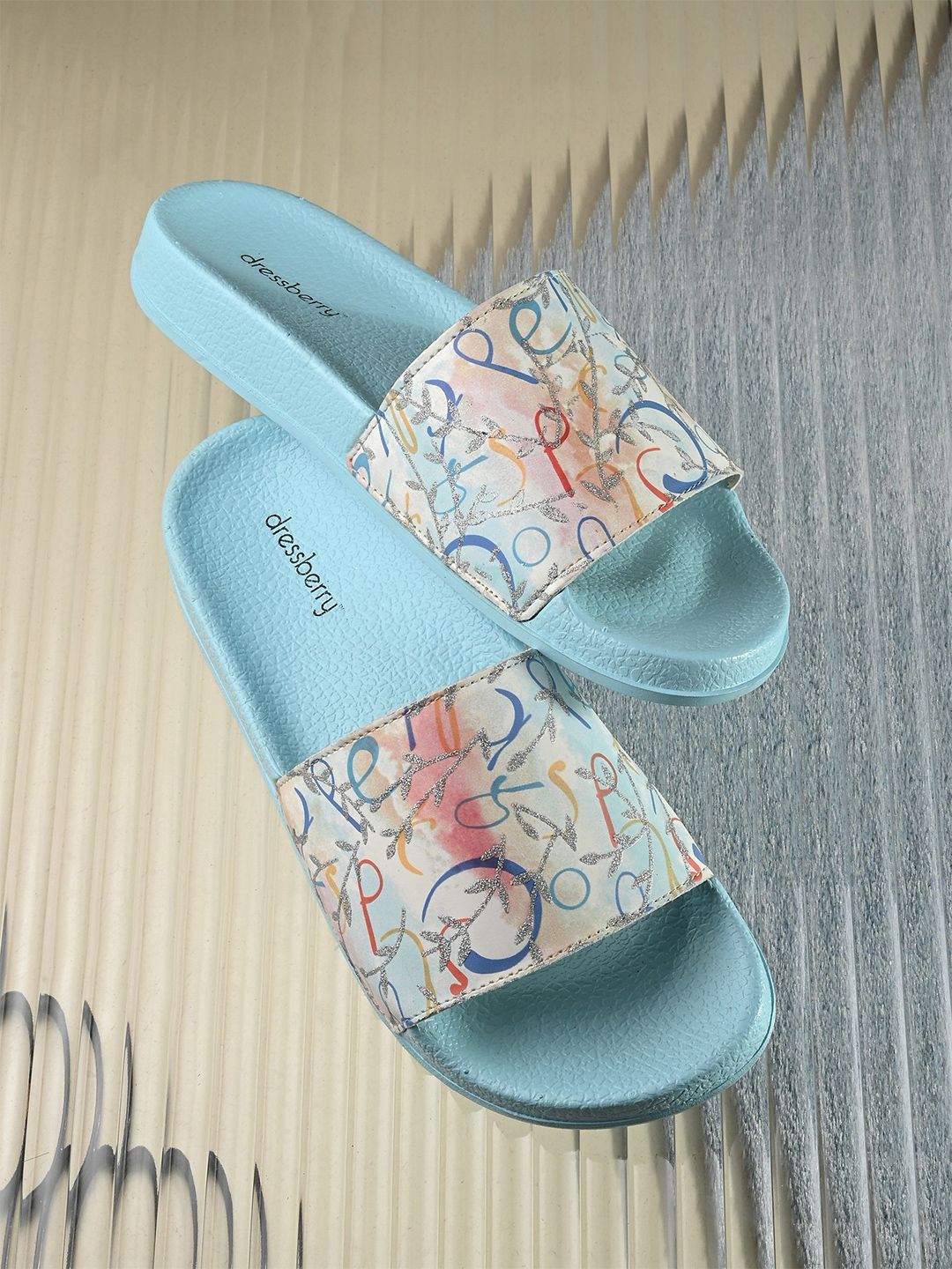 DressBerry Women Blue Printed Lightweight Sliders