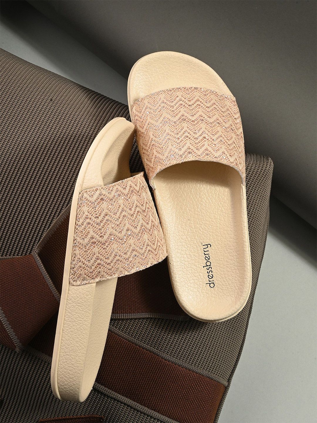 DressBerry Women Beige Textured Sliders