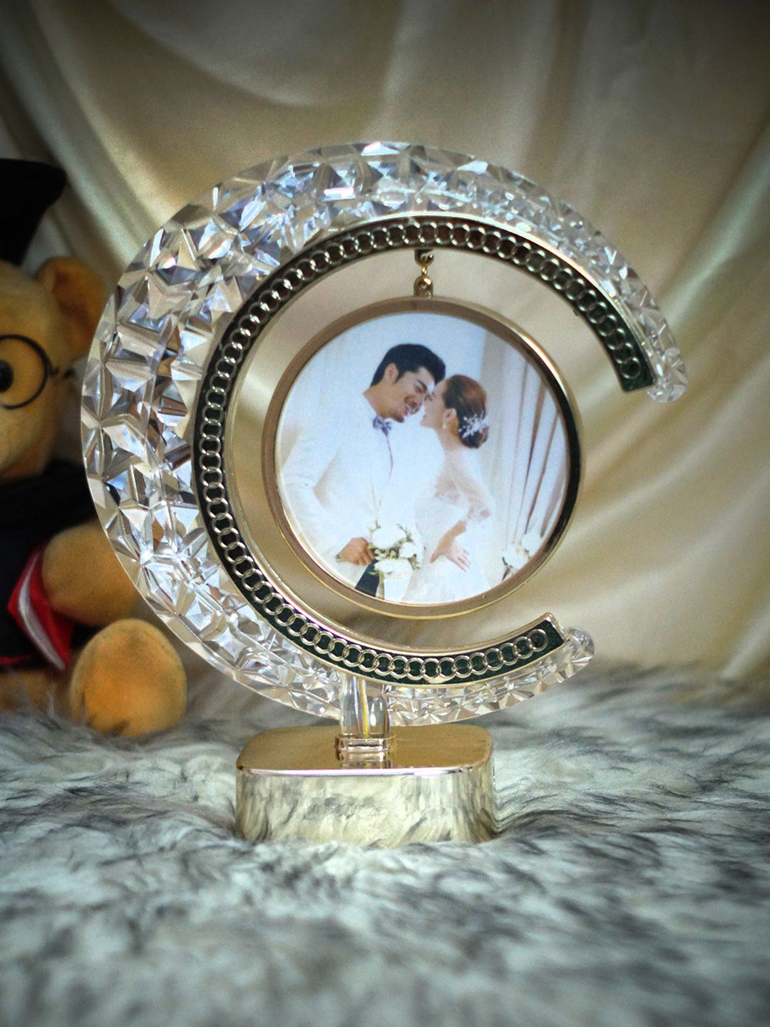 Giftii Giftii Gold-Toned Photo Frame with Touch and Lighting