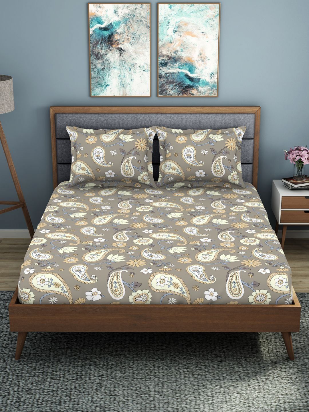 Welspun Taupe Paisley Polycotton 200 TC King Fine Bedsheet with 2 Pillow Covers-85 x 91 inches