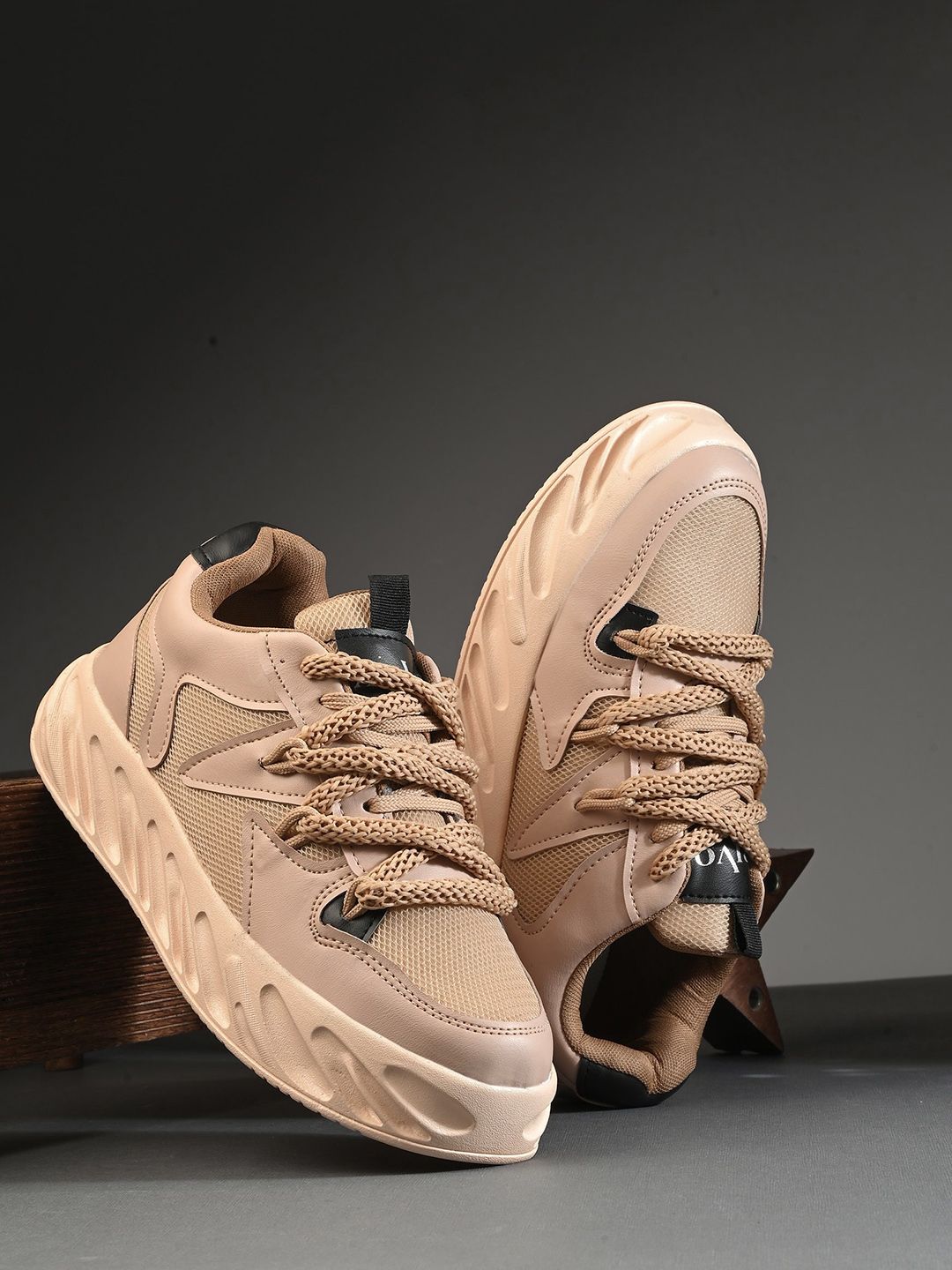 ARIVO Men solid Sneakers