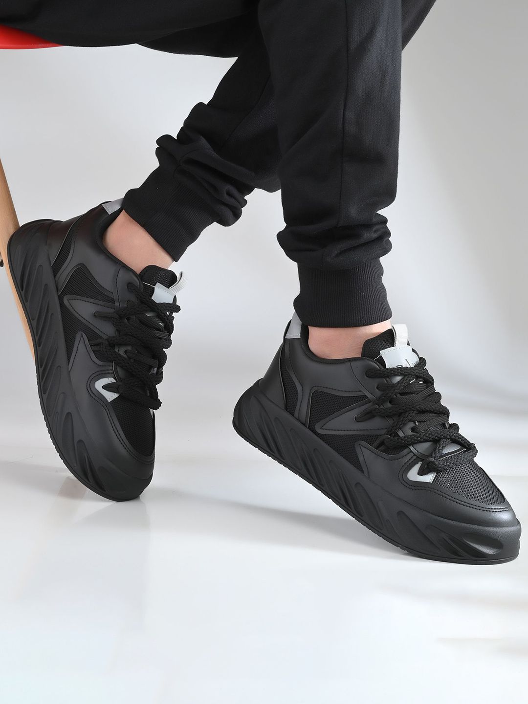 ARIVO Men Sneakers