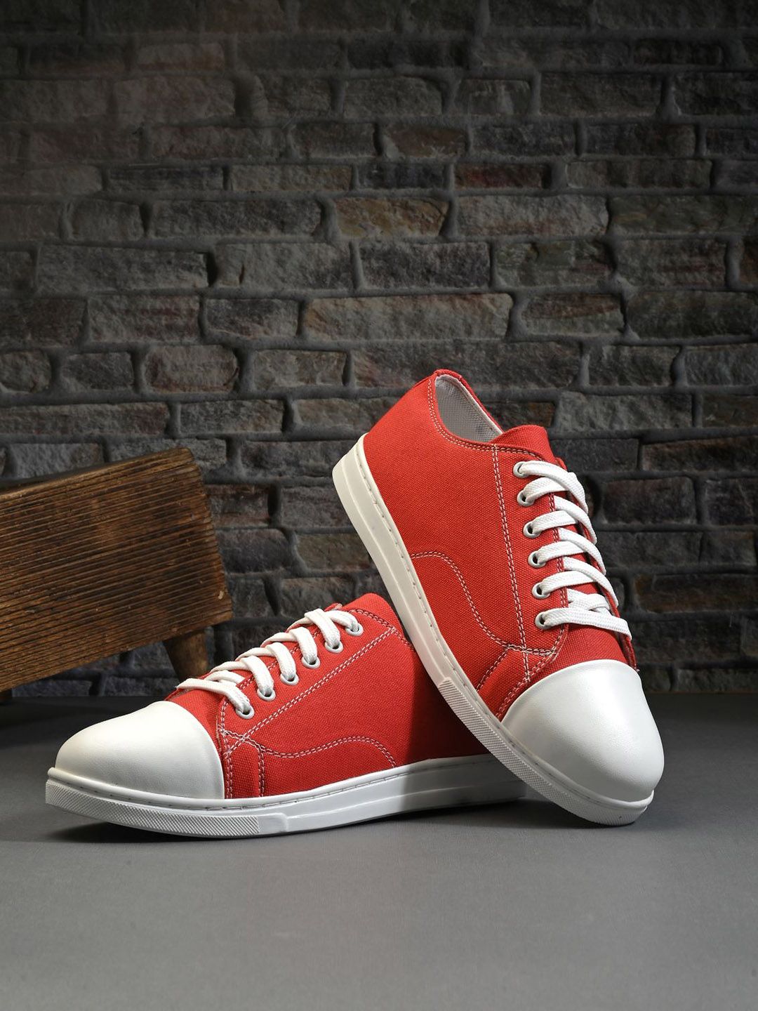 The Roadster Lifestyle Co Lightweight Canvas  Casual Sneakers