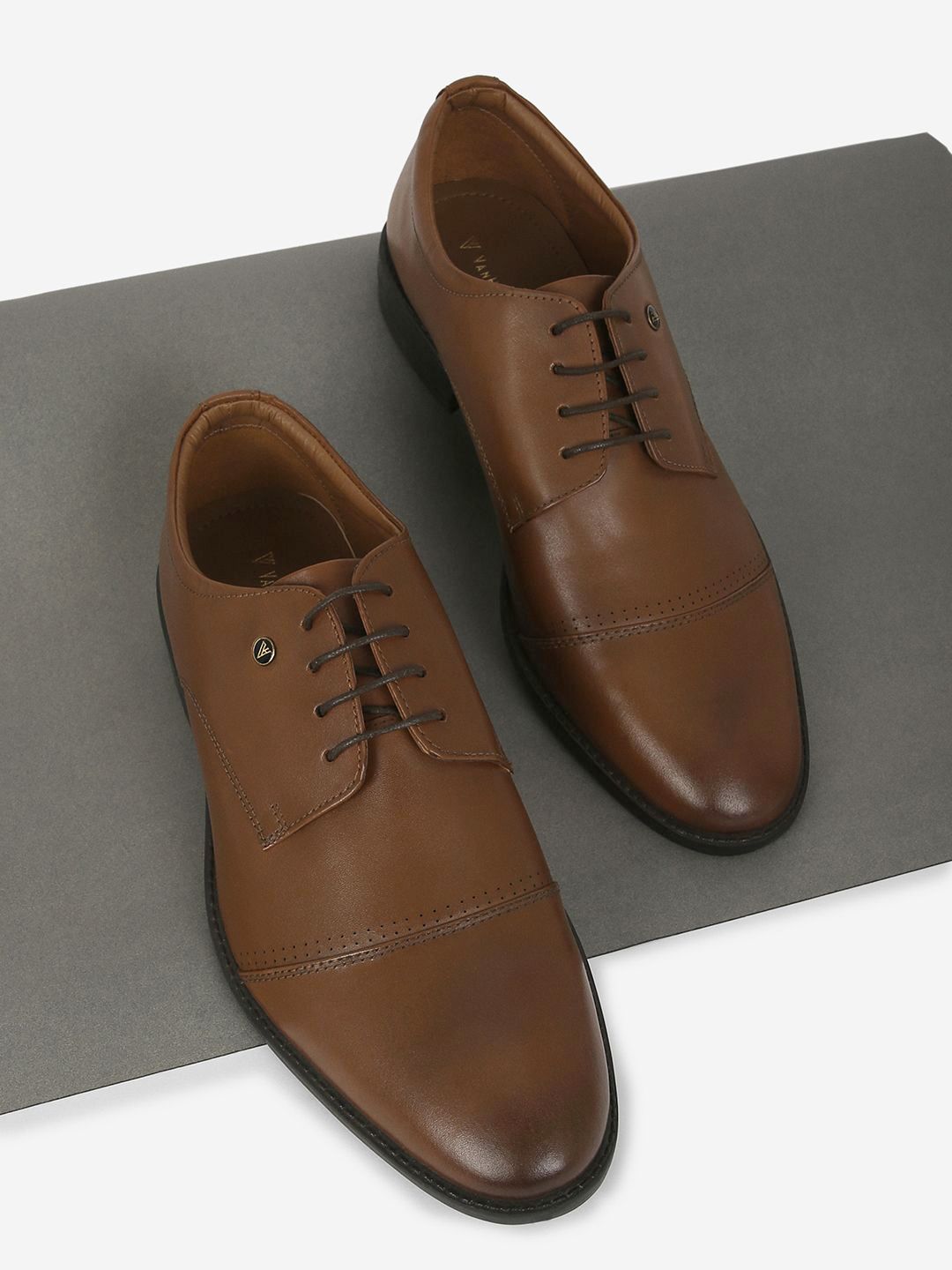 Van Heusen Men Leather Round Toe Lace Up Formal Derbys