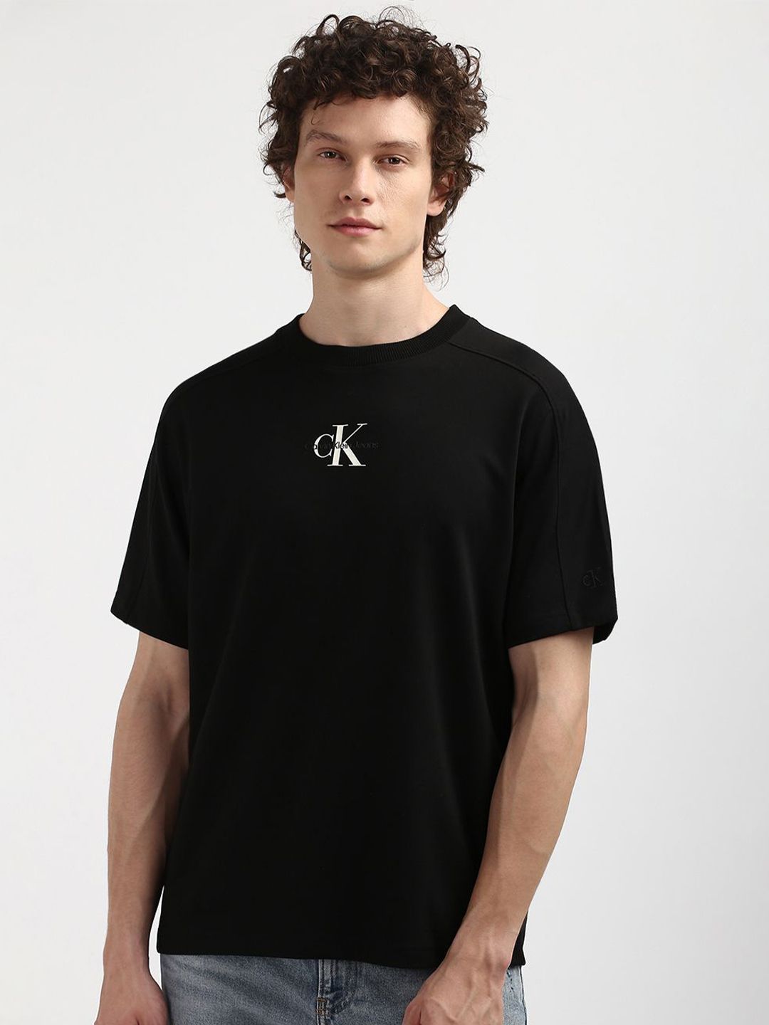 Calvin Klein Men Solid Round Neck T-shirt