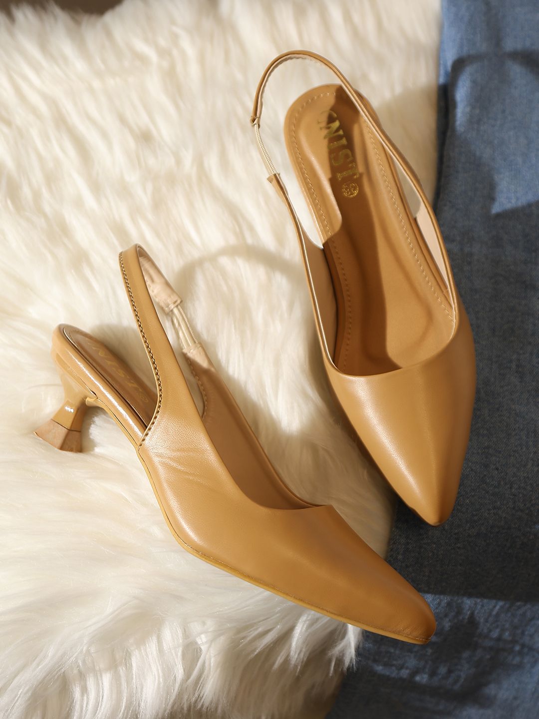 GNIST Textured Pointed Toe Kitten Heeled Pumps
