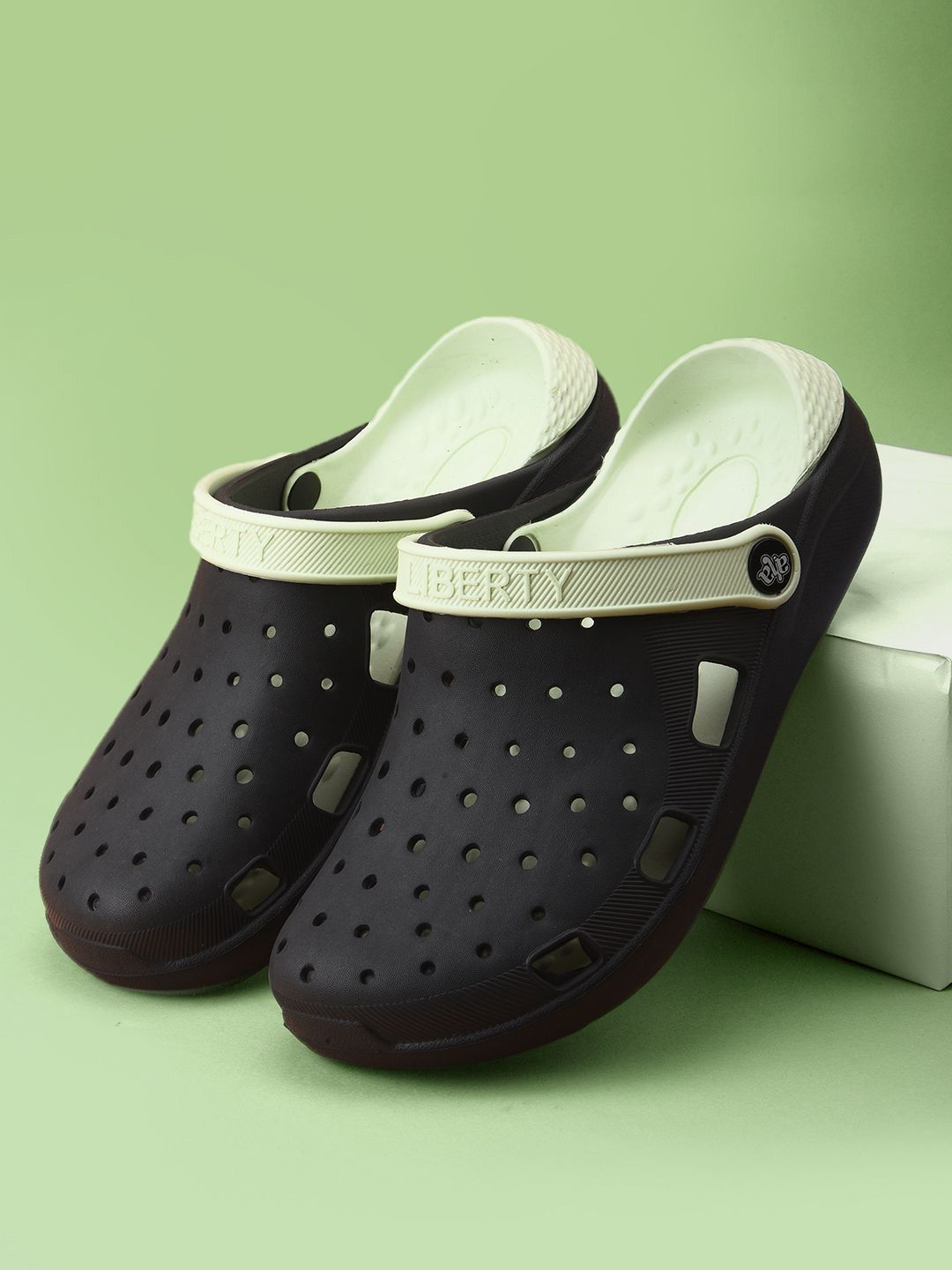 Liberty Men Clogs