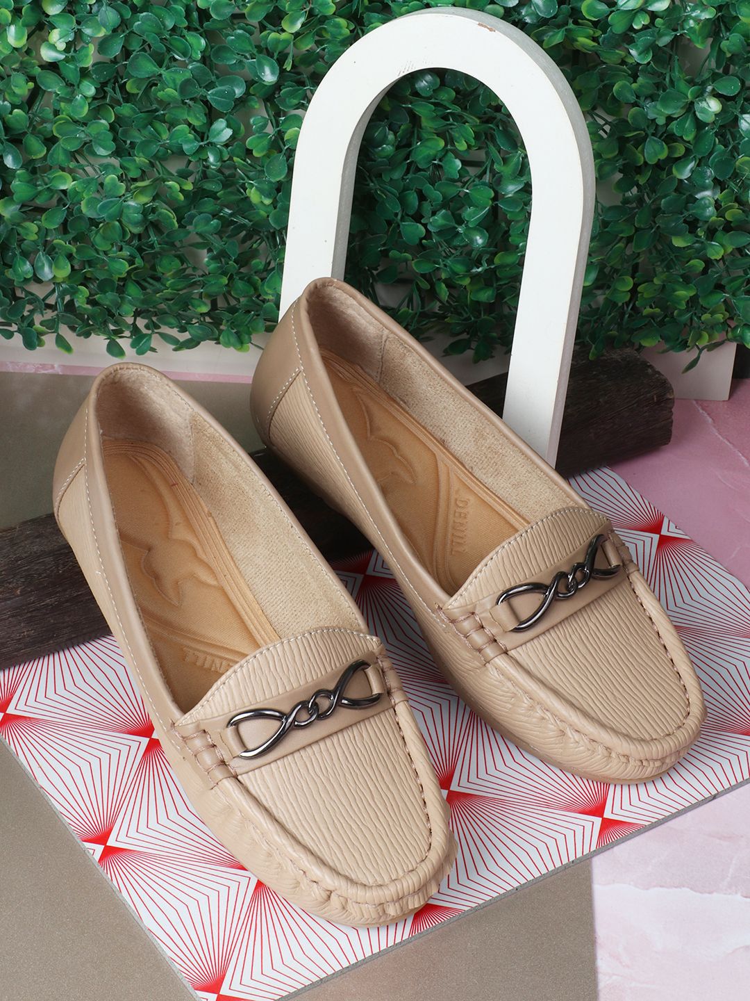 Denill Women Loafers with Bows