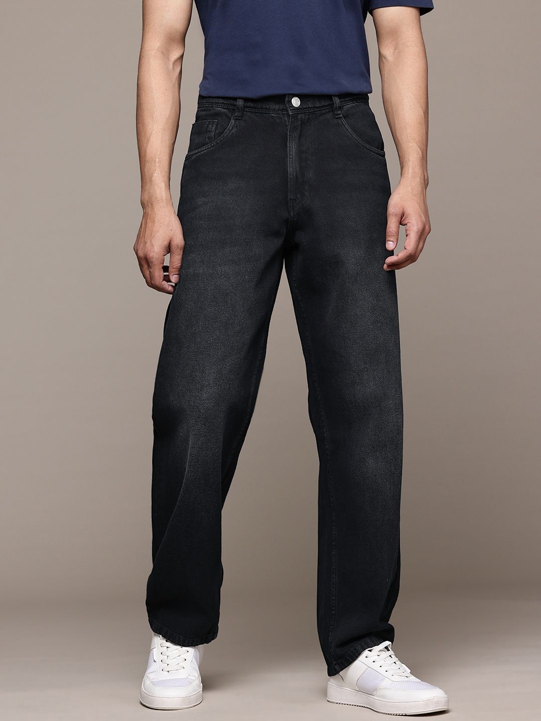 The Roadster Lifestyle Co. Men Light Fade Loose Fit Jeans