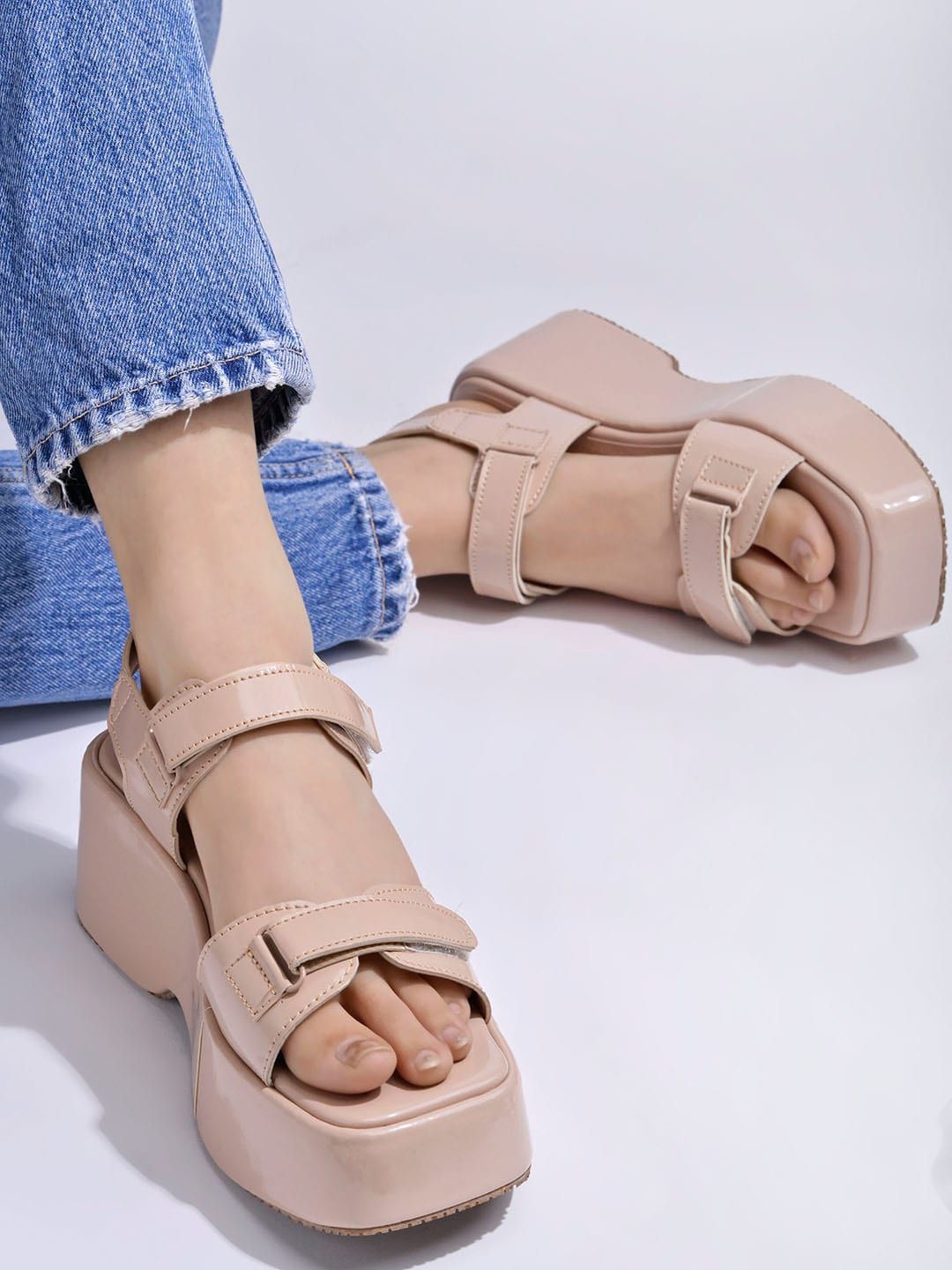 Shoetopia Women Flatform Sandals