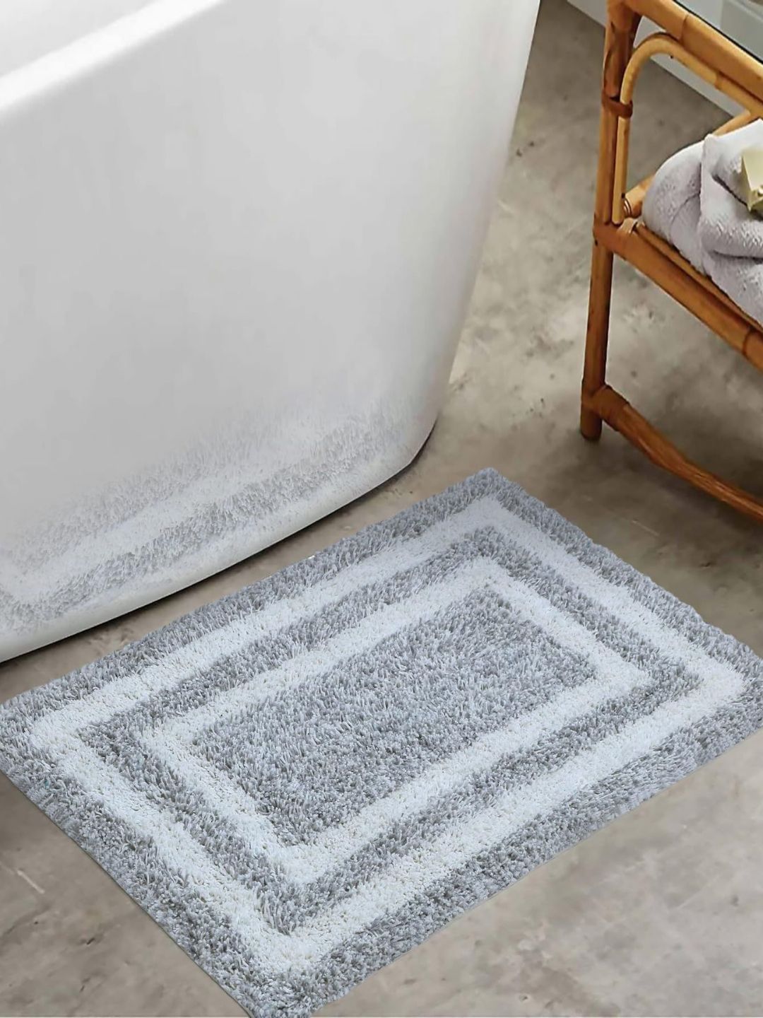 THE HOME TALK Grey & White Colourblocked Cotton Anti Skid Bath Rugs