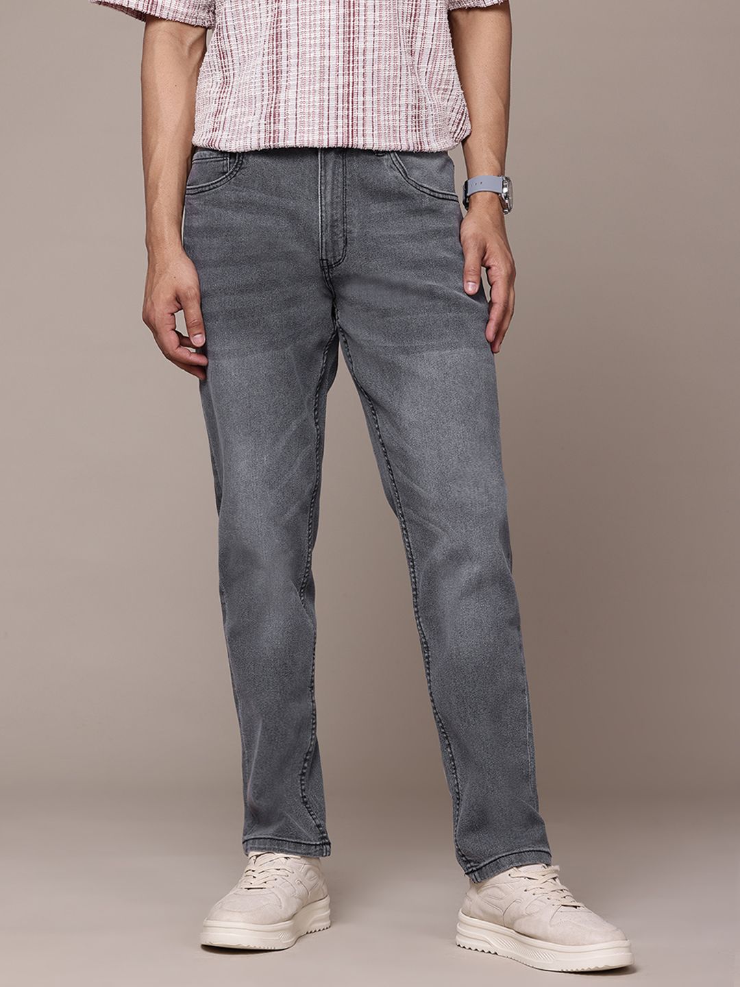 The Roadster Lifestyle Co. Relaxed Fit Light Fade Stretchable Jeans