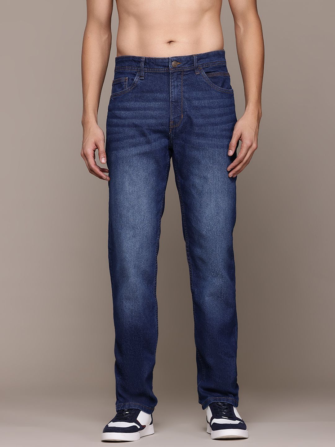 The Roadster Lifestyle Co. Men Light Fade Regular Fit Stretchable Jeans