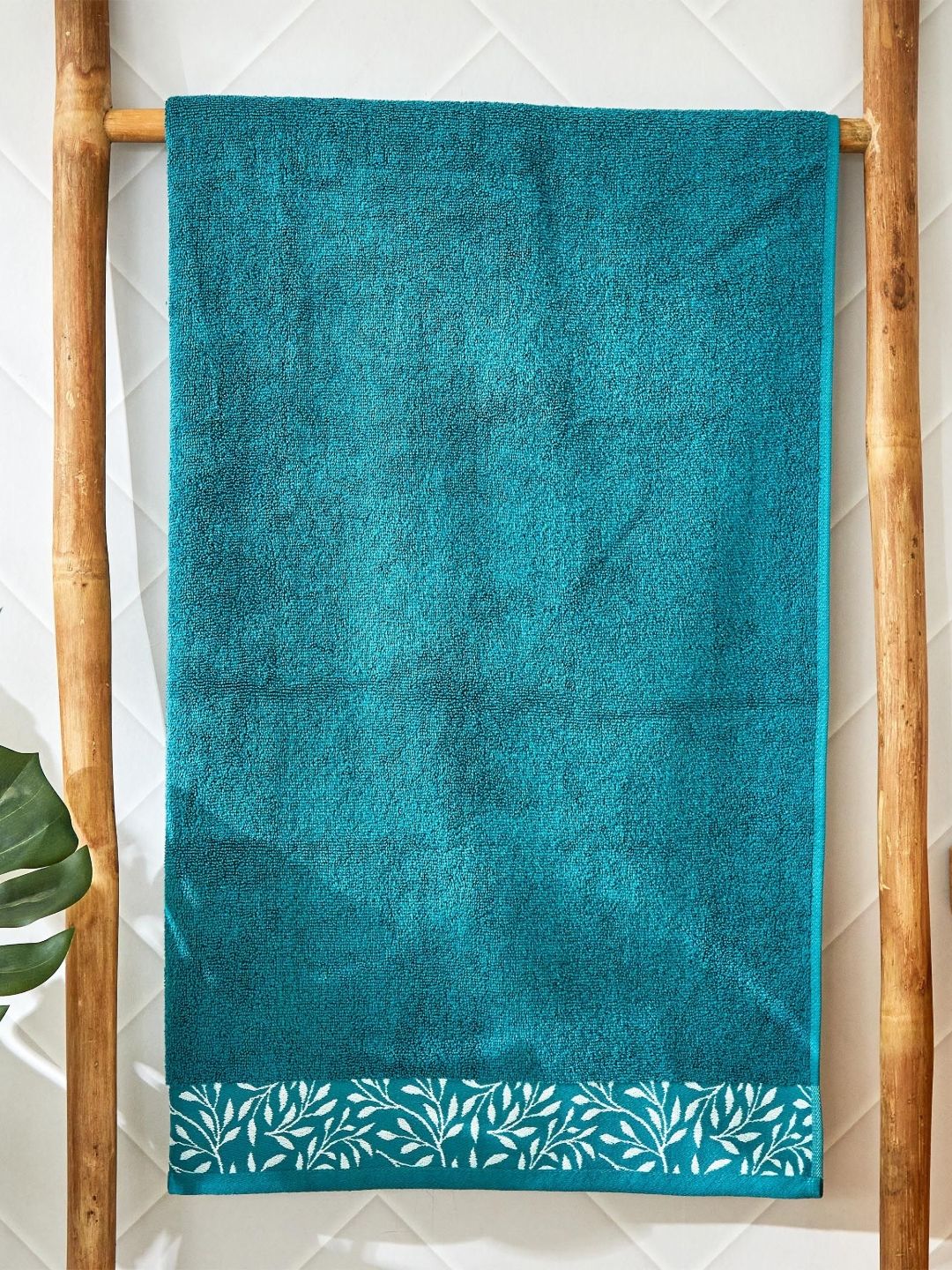 Home Centre Teal & White 1 Printed Cotton 110 GSM Bath Towel