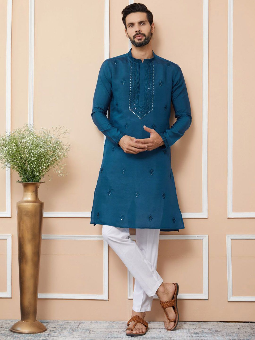 See Designs Men Embroidered Thread Work Kurta