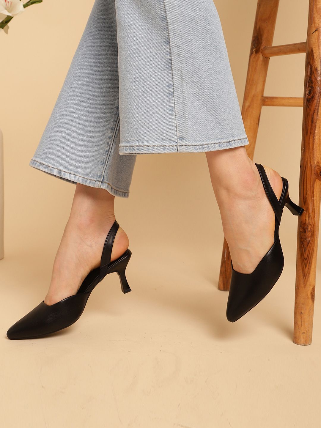 DressBerry PU Kitten Pumps with Buckles