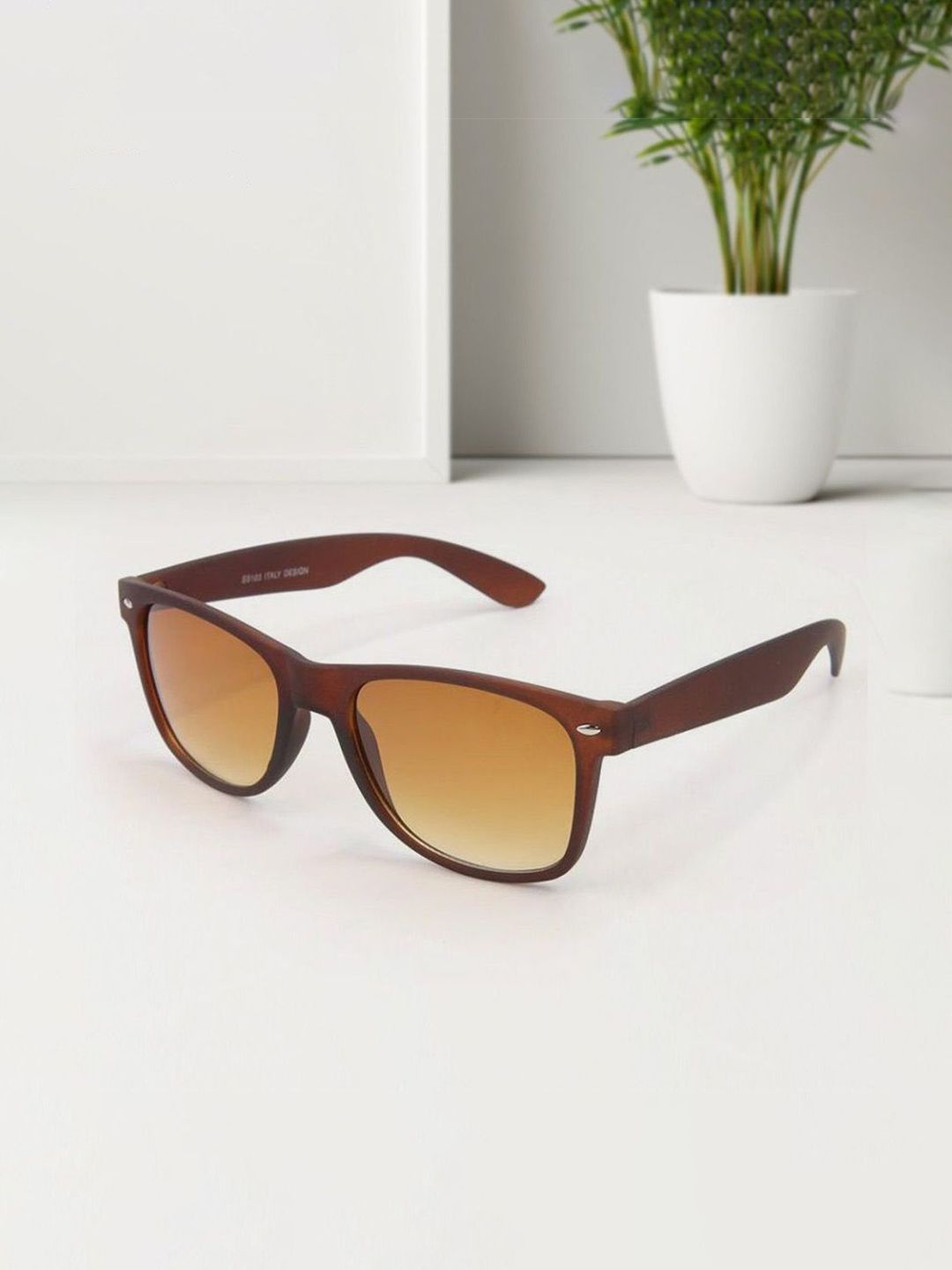 SUNNIES Unisex Wayfarer Sunglasses with  UV400 Protected Lens SNS-019-NEW-Gradient.Brown