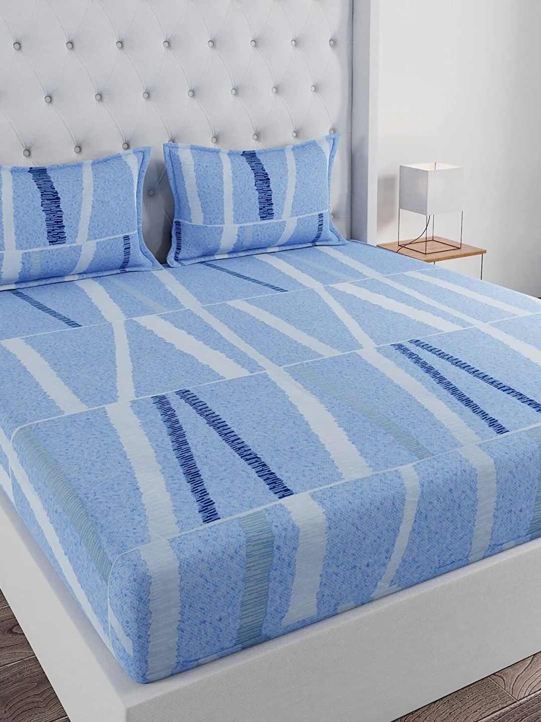 Huesland Blue & White Printed 144 TC Cotton Double Queen Bedsheet with 2 Pillow Covers