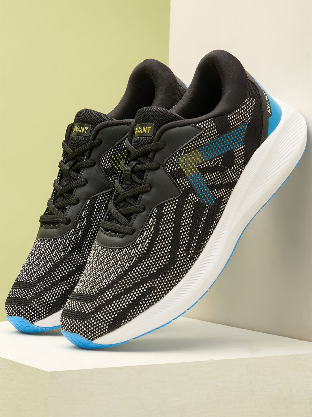 AVANT Men's Pentagon Running Shoes
