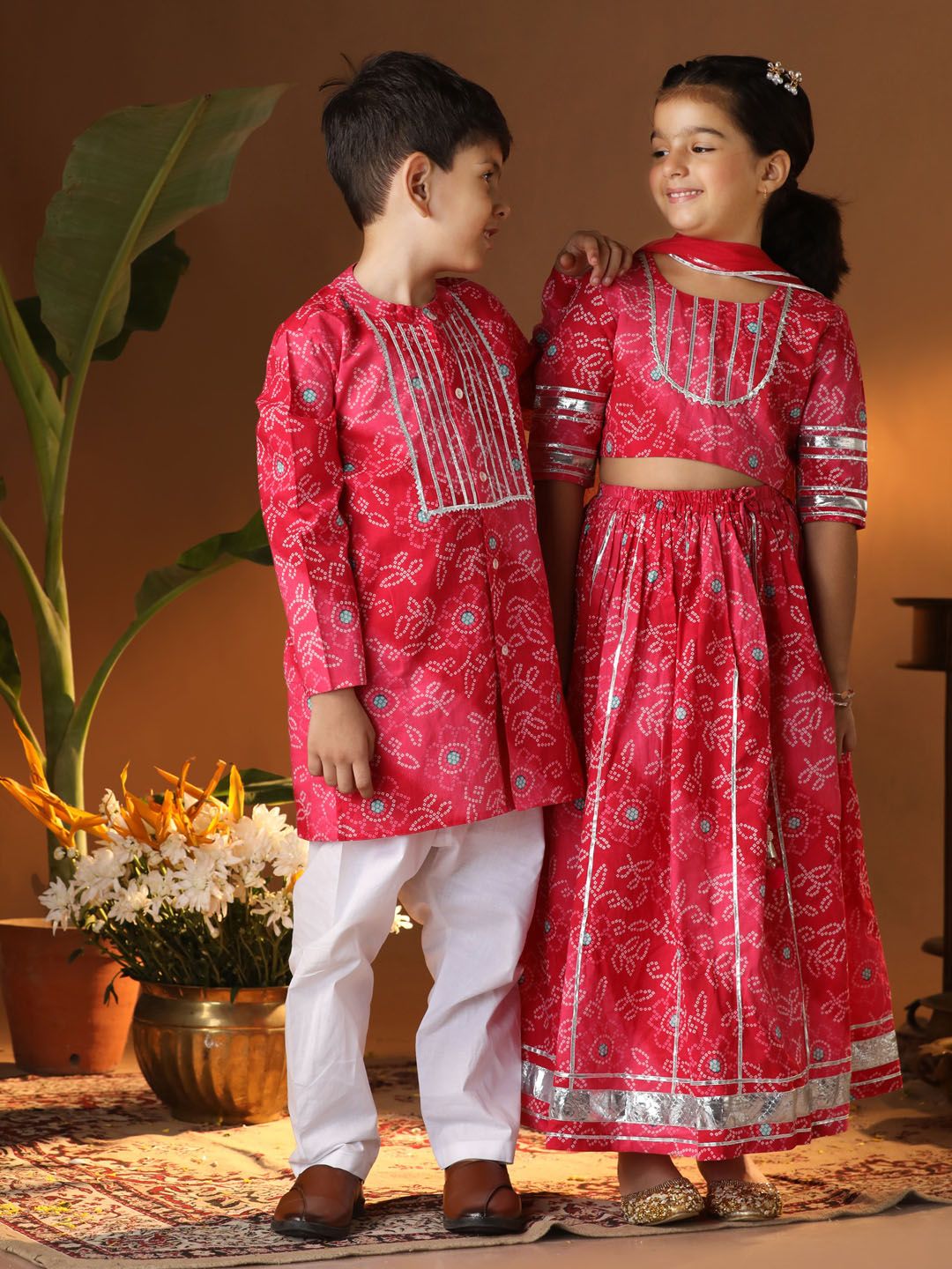 VASTRAMAY Boys Bandhani Printed Pure Cotton Kurta with Pyjamas