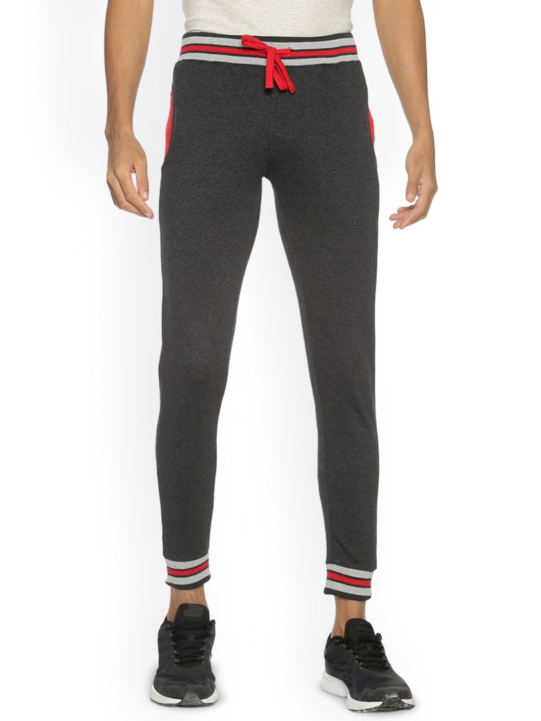 CAHOOT Men Solid Mid Rise Regular Fit Joggers