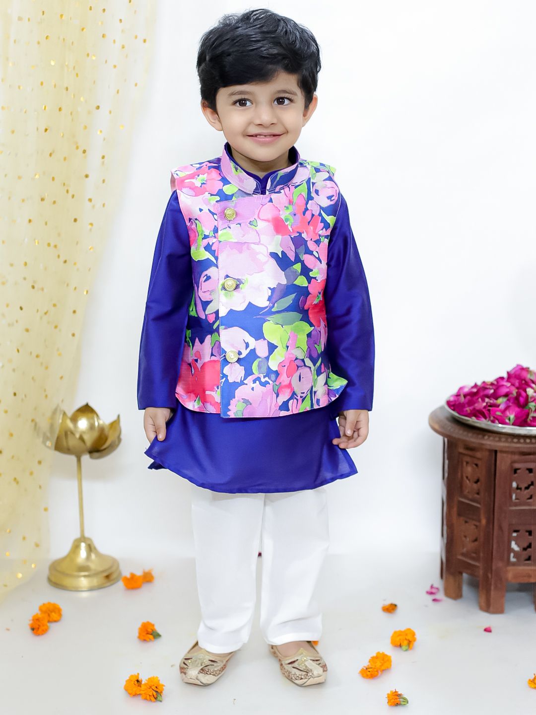 KID1 Boys Mandarin Collar Straight Kurta With Pyjamas & Printed Jacket