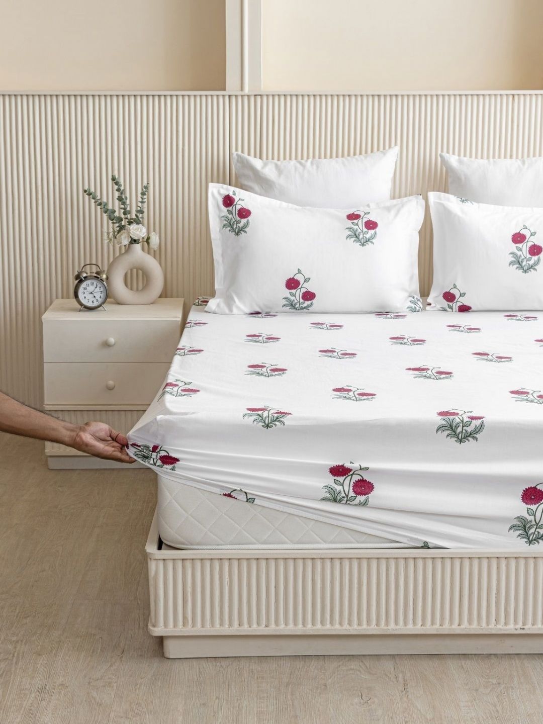 Cotton Queen Bedsheet with 2 Pillow Covers HOMEMONDE Red Floral Cotton 210 TC Fitted Queen Fine Bedsheet with 2 Pillow Covers-72 x 72 inches