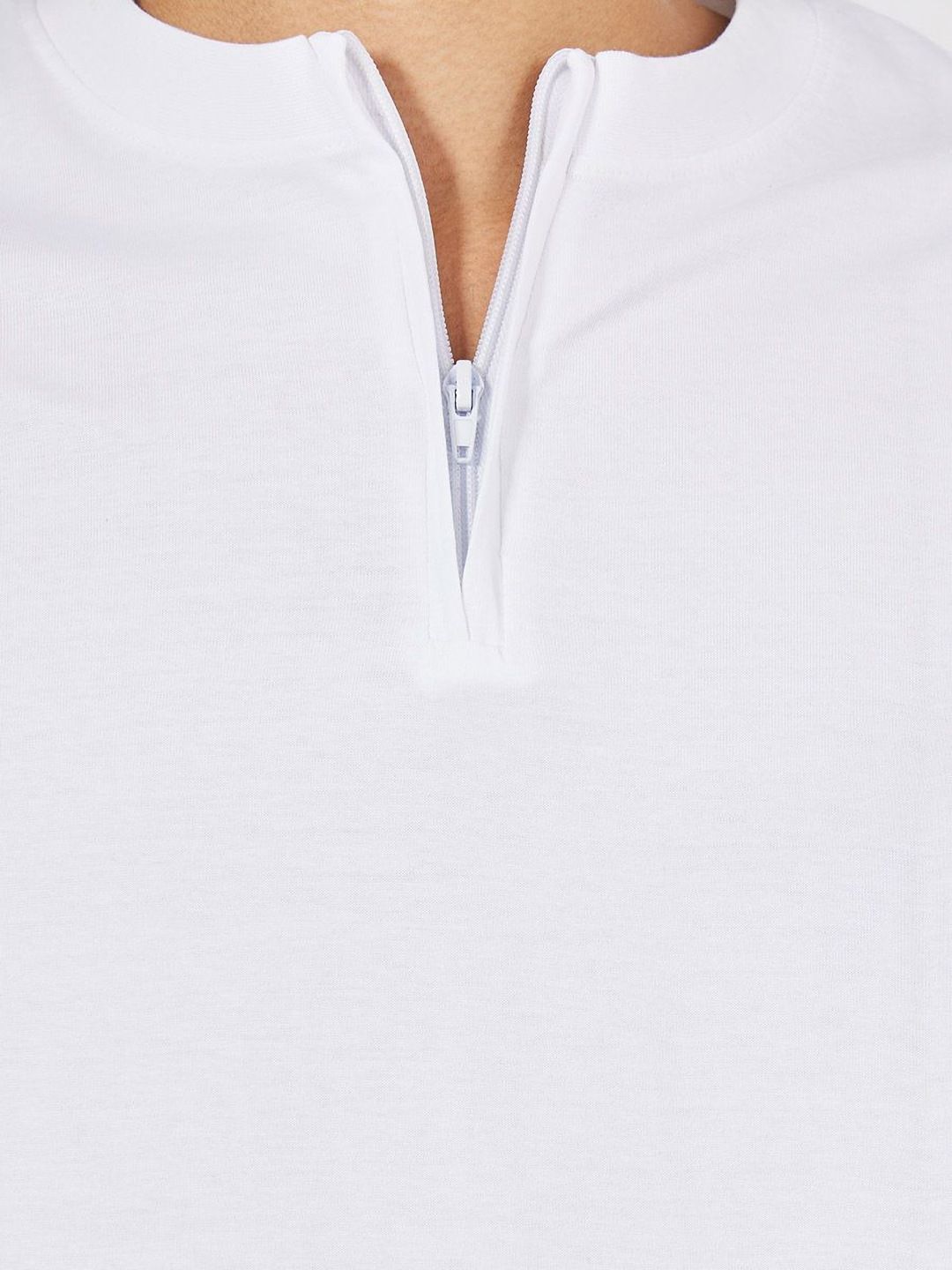 Buy Styli Men Boxy Fitted Solid Heavy Jersey Zip Henley Neck T