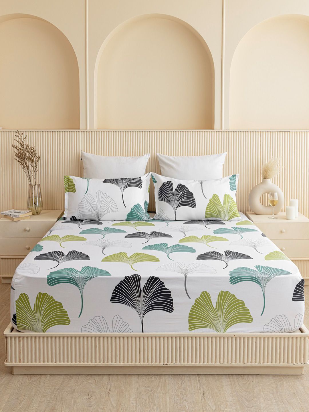 HOMEMONDE HOMEMONDE Blue Floral Cotton 210 TC Fitted Queen Fine Bedsheet with 2 Pillow Covers-78 x 72 inches