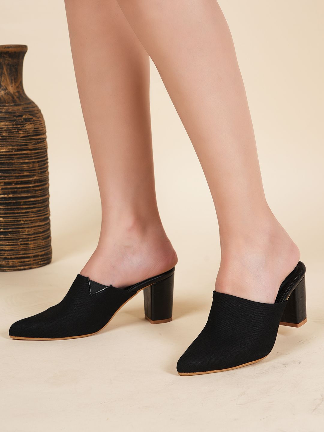 The Roadster Lifestyle Co Women Pointed Toe Synthetic Leather Block Mules Heels