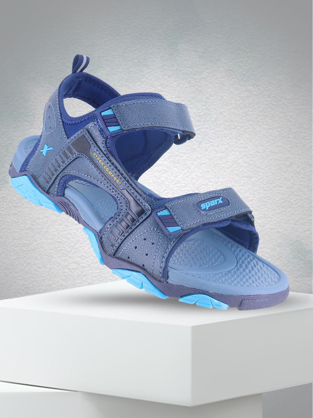 Sparx SS-663 Men Textured Velcro Sports Sandal
