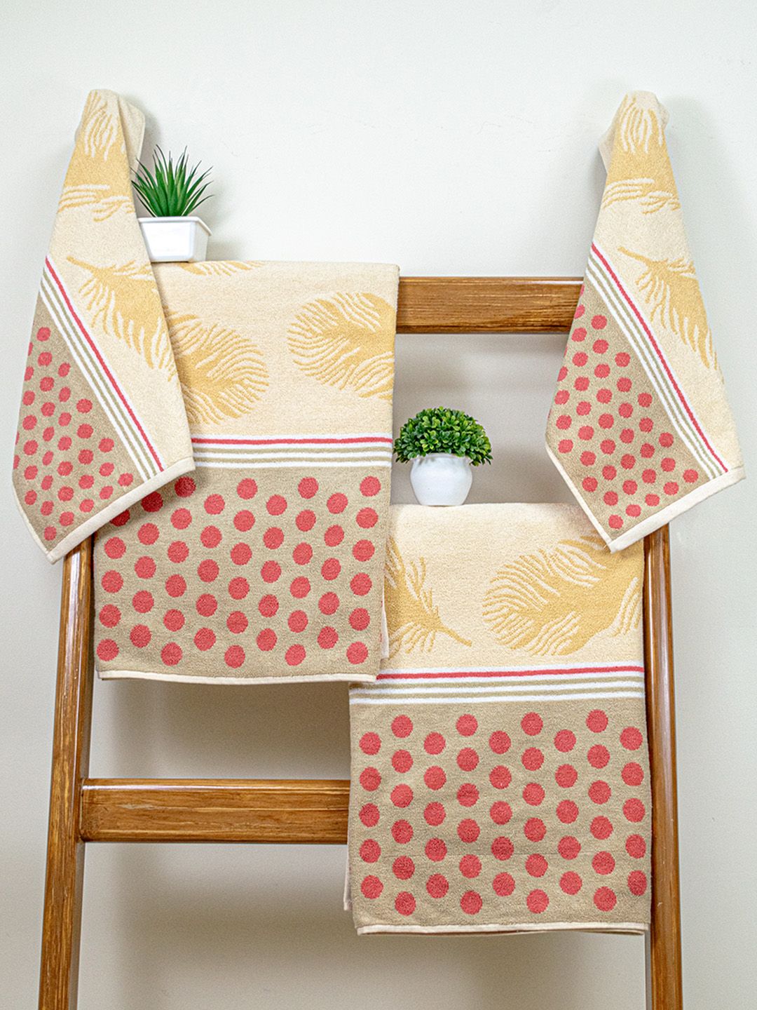 RANGOLI Beige & Red 4 Piece Printed Pure Cotton 450 GSM Towel Set