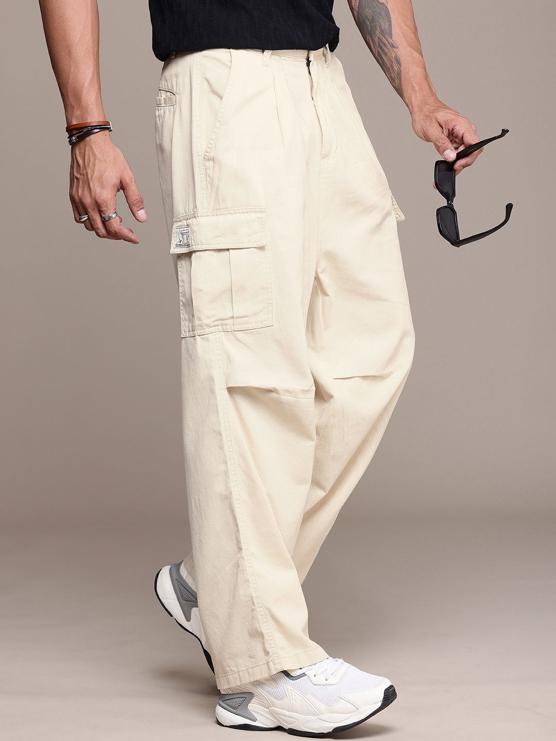 The Roadster Life Co. Men Pure Cotton Baggy Fit Pleated Cargos Trousers