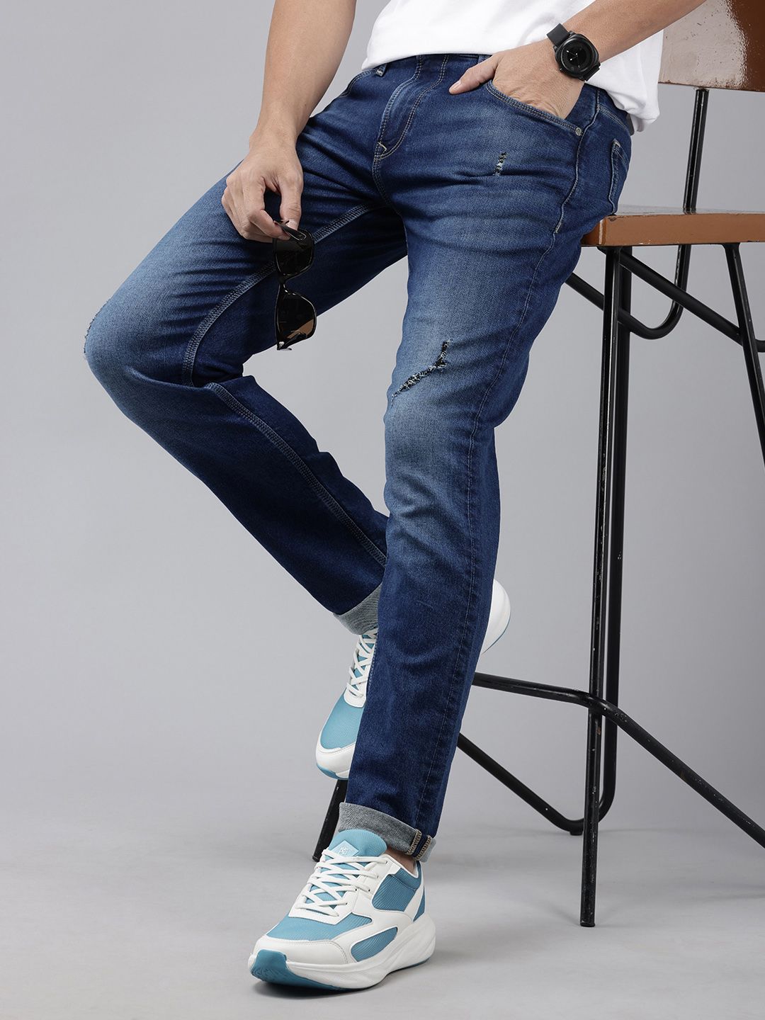 SPYKAR SPYKAR Men Ricardo Straight Fit Low Distress Light Fade Stretchable Jeans