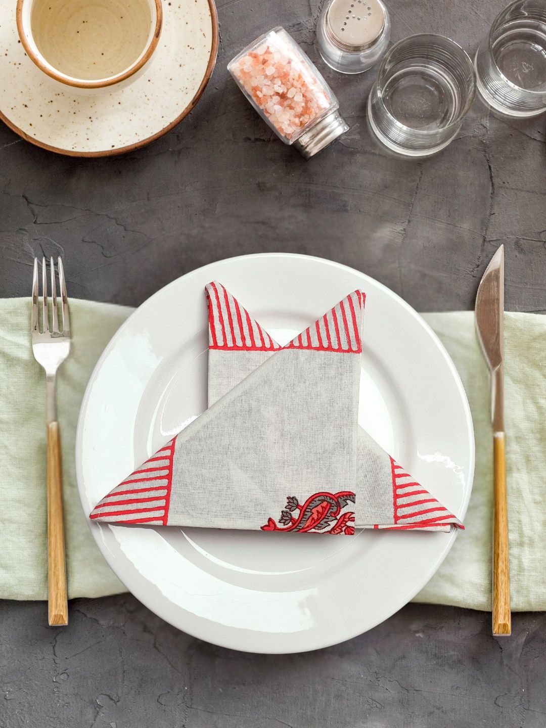 LIVING ROOTS White & Pink 6 Pieces Floral Printed Table Napkins
