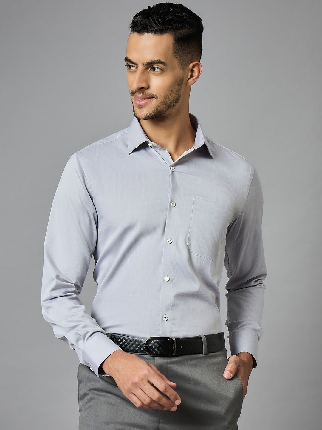LOUIS STITCH Men Classic Fit Spread Collar Solid Cotton Formal Shirt