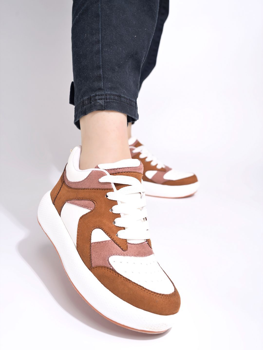 Shoetopia Women Colourblocked Lace-Ups Sneakers