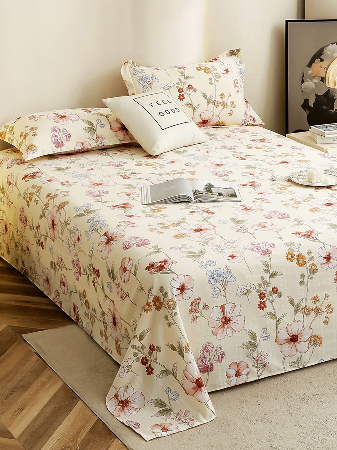 210 TC King Size Bedsheet Story@home Off White Floral 210 TC King Bedsheet with 2 Pillow Covers-98 x 106 In
