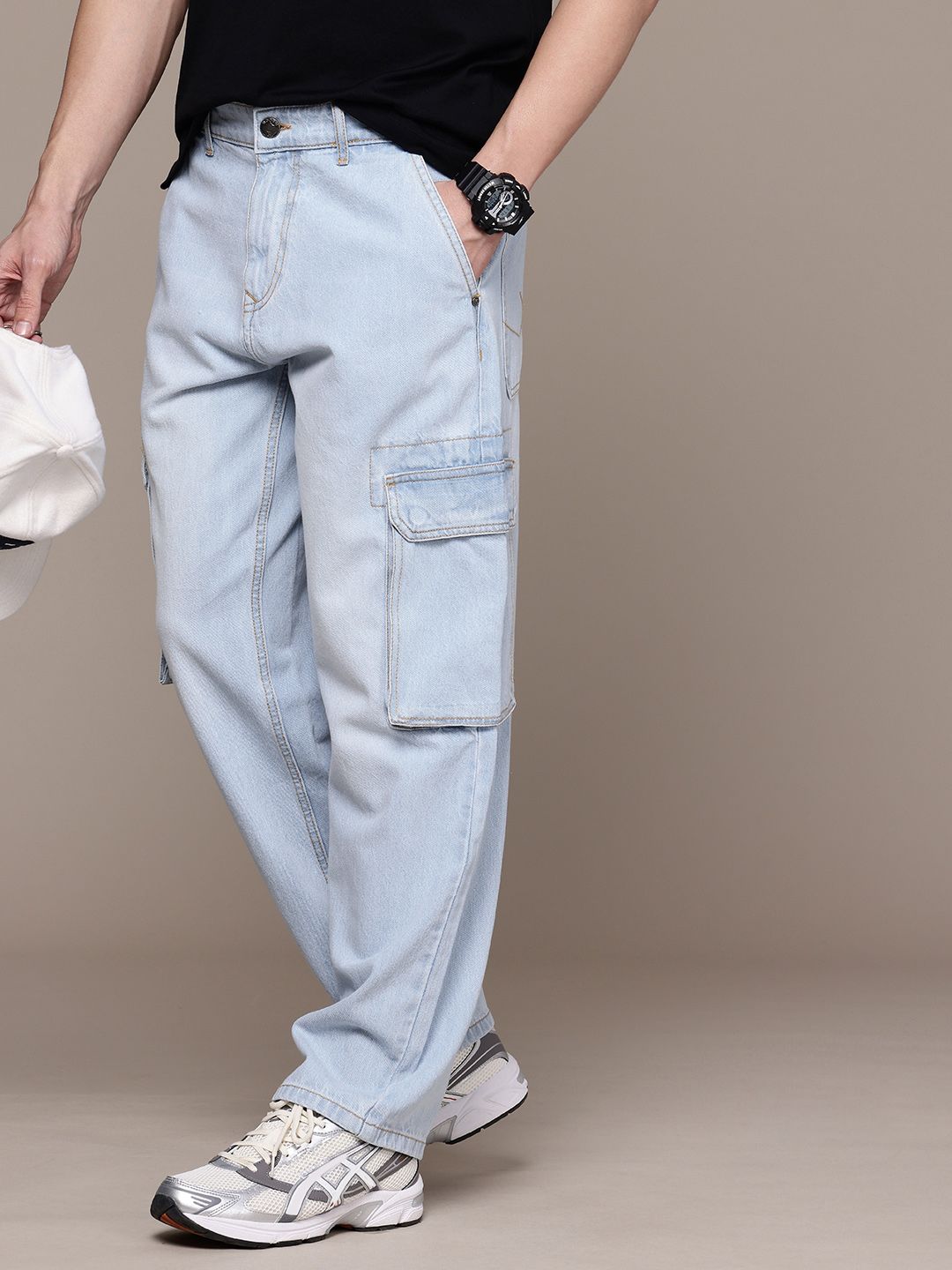 WROGN Men Cargo Fit  Cotton Light Fade Relaxed Fit Jeans
