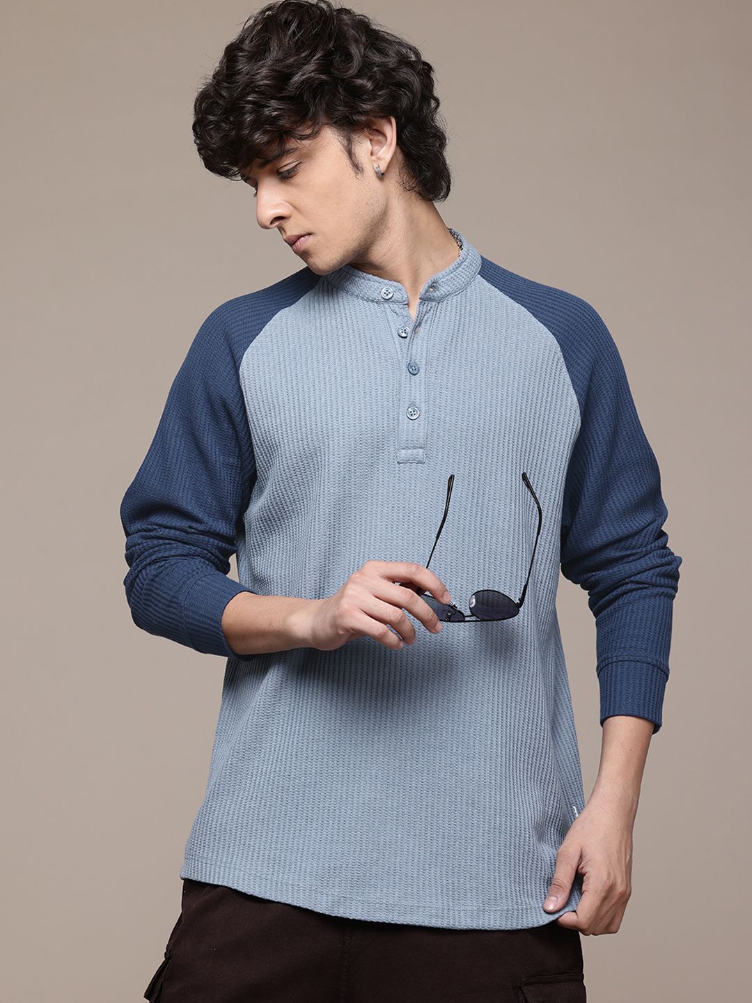 The Roadster Lifestyle Co. Men Textured Oversized T-shirt